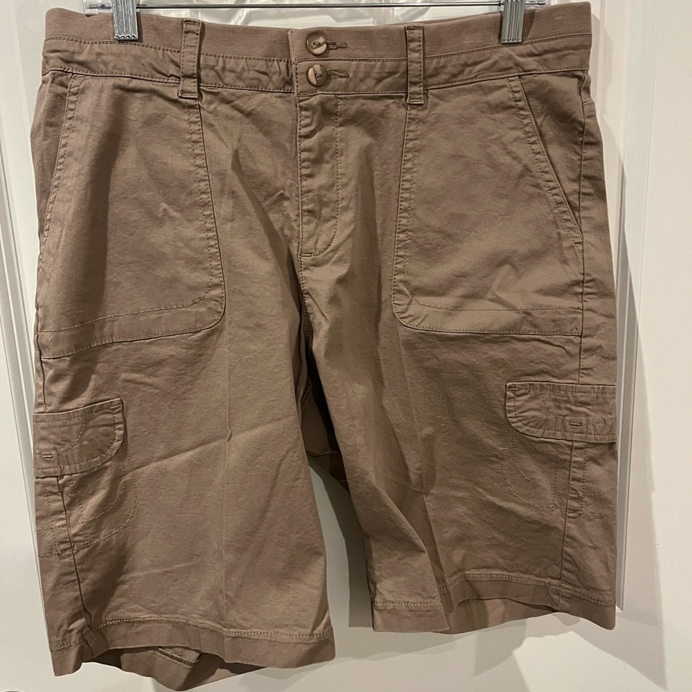 Lee Relaxed Fit Khaki Shorts Size 12